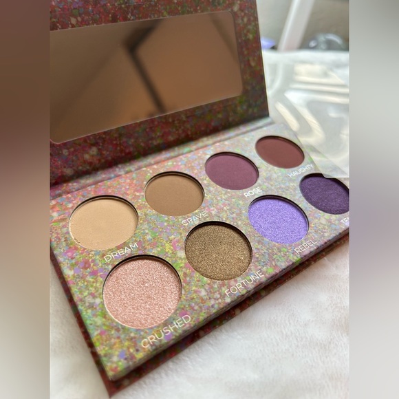 wingme cosmetics Other - Wingme Eyeshadow palette